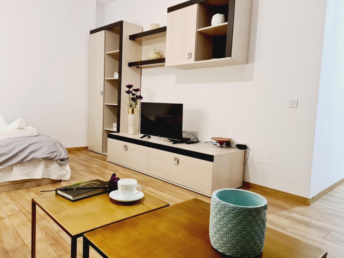 Lovely Ultracentral Apartment With Parking Cluj-Napoca Exterior foto