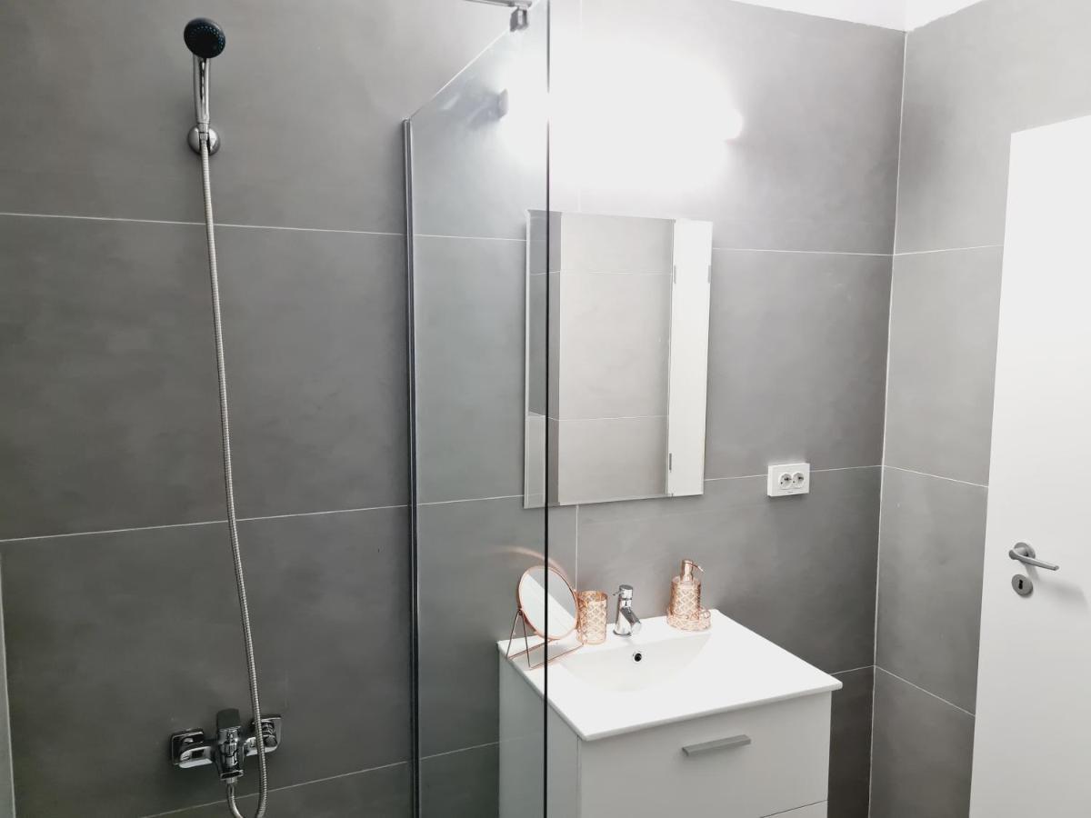 Lovely Ultracentral Apartment With Parking Cluj-Napoca Exterior foto